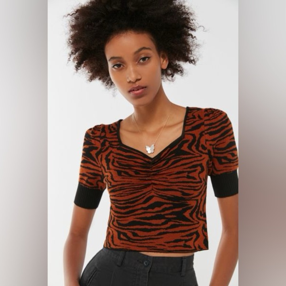 Urban Outfitters Uo Ribbed Puff Brown & Black Sleeve Crop Sweater Tiger Print XS